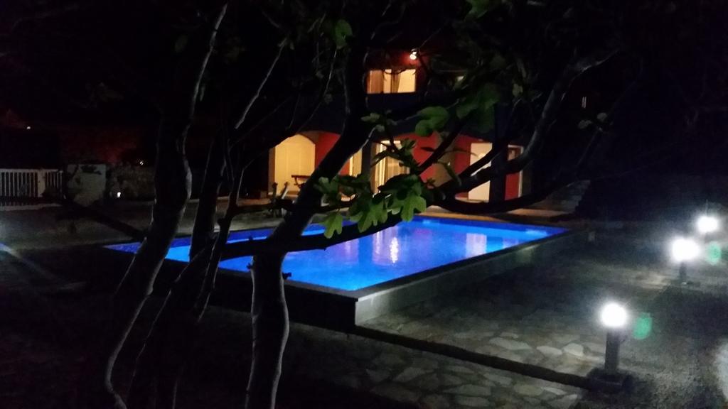 Appartement House With Swimming Pool Blue Diamond à Povljana Chambre photo
