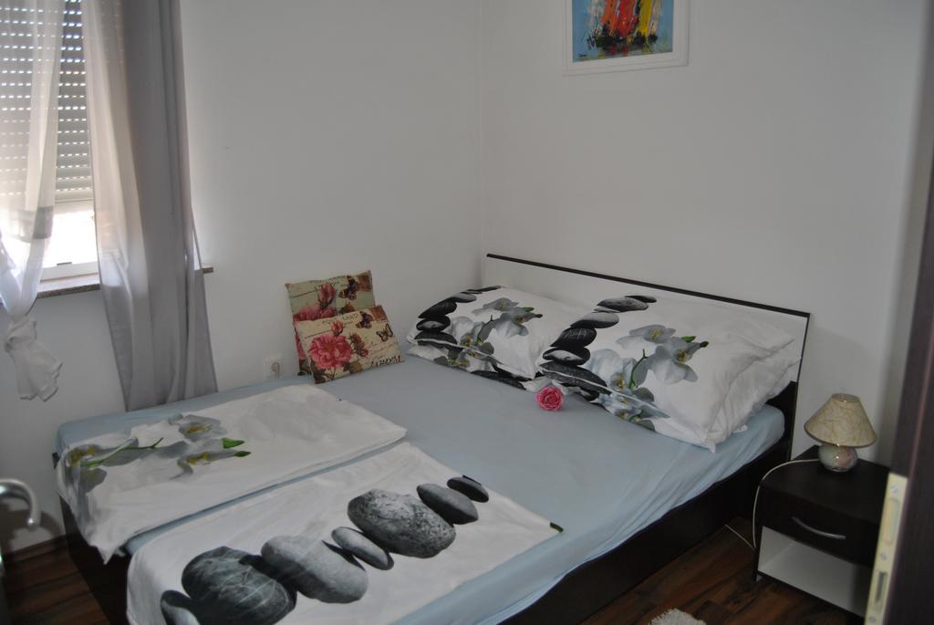 Appartement House With Swimming Pool Blue Diamond à Povljana Extérieur photo