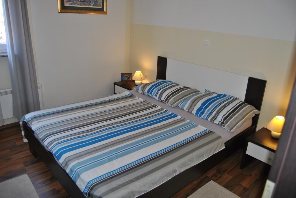 Appartement House With Swimming Pool Blue Diamond à Povljana Extérieur photo