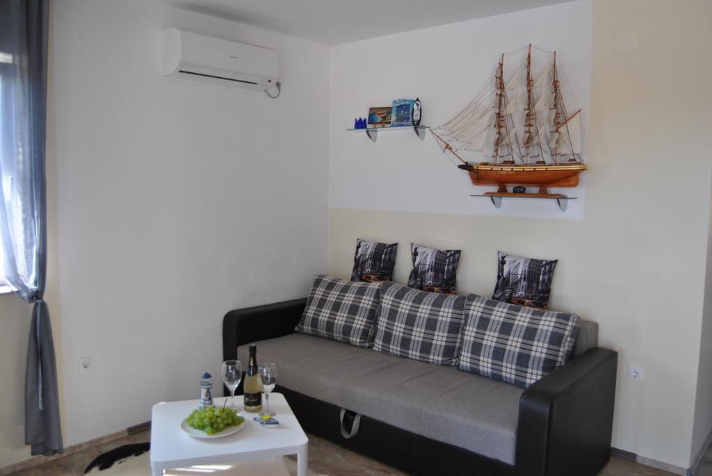 Appartement House With Swimming Pool Blue Diamond à Povljana Extérieur photo